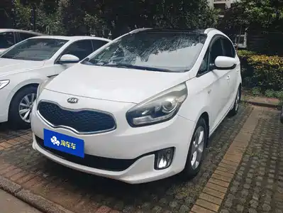 Kia Carens 2015