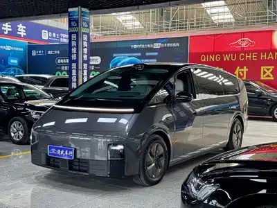 Li Auto MEGA 2024