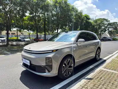 Li Auto L6 2025