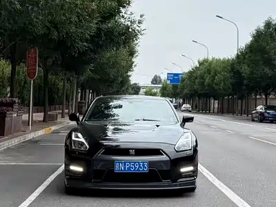 Nissan GT-R 2014