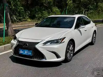 Lexus ES 2019