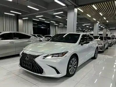 Lexus ES 2023