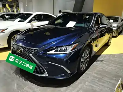 Lexus ES 2023