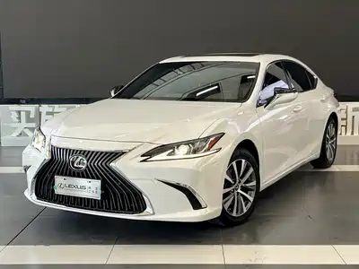 Lexus ES 2021