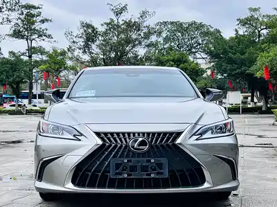 Lexus ES 2021