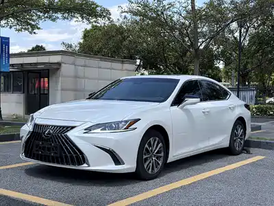 Lexus ES 2023