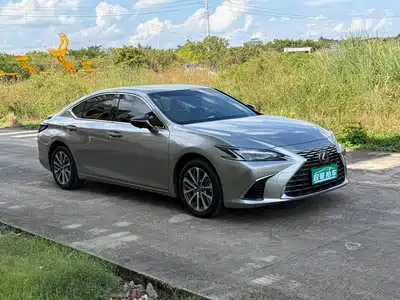 Lexus ES 2025