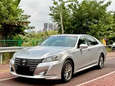 Toyota Crown 2017
