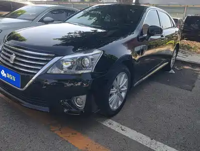 Toyota Crown 2015