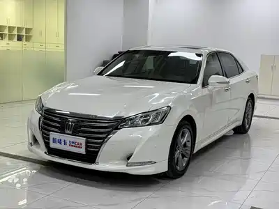 Toyota Crown 2016