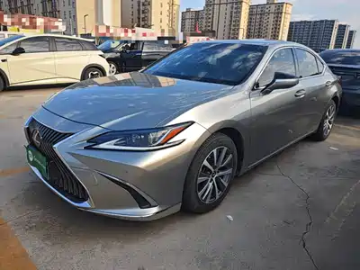 Lexus ES 2021