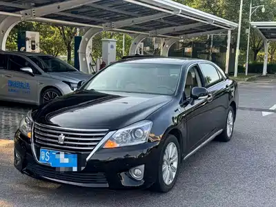 Toyota Crown 2014