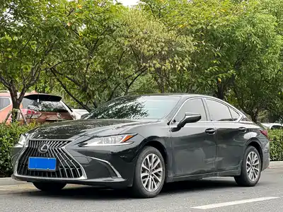 Lexus ES 2022