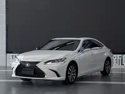 Lexus ES 2021