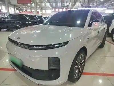 Li Auto L6 2025