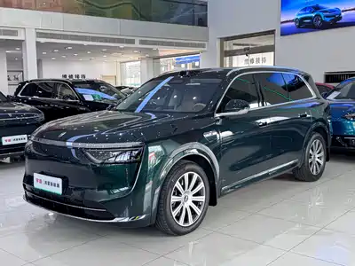 AITO Wenjie M8 2025