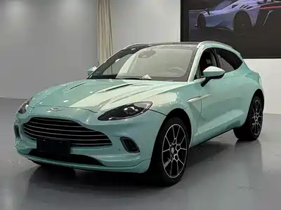 Aston Martin DBX 2021