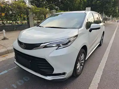 Toyota Sienna 2025