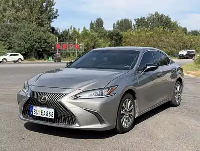 Lexus ES 2021