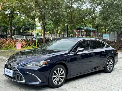 Lexus ES 2021