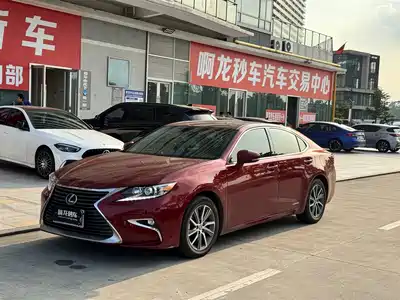Lexus ES 2018