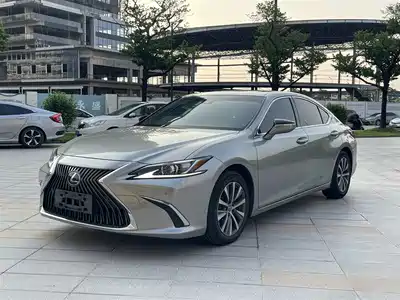 Lexus ES 2020