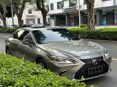 Lexus ES 2023
