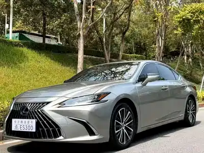 Lexus ES 2022