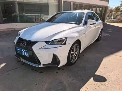 Lexus IS 2018