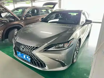 Lexus ES 2024