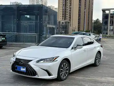 Lexus ES 2022