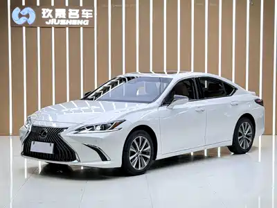 Lexus ES 2021