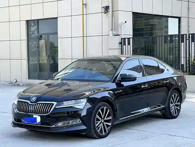 Skoda Superb 2025