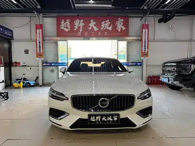 Volvo S60 2025