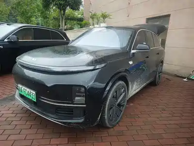 Li Auto L8 2025