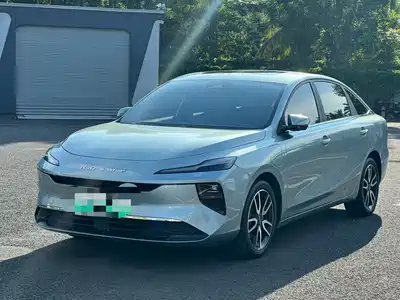 Roewe D6 2025