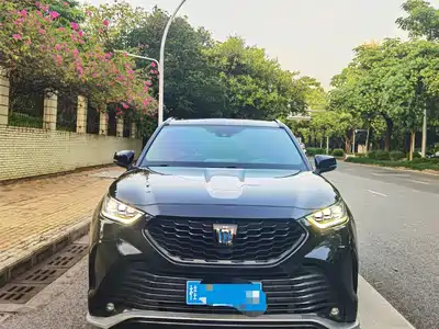 Toyota Crown Kluger 2022