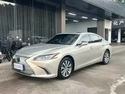 Lexus ES 2019