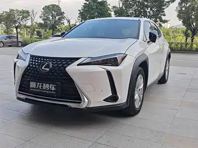 Lexus UX 2023