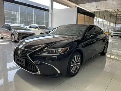 Lexus ES 2020