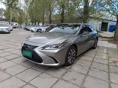 Lexus ES 2024
