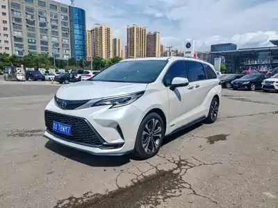Toyota Granvia 2023