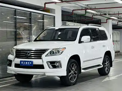 Lexus LX 2015