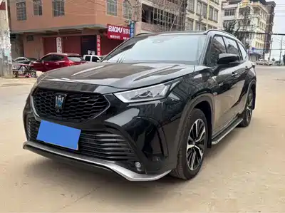 Toyota Crown Kluger 2024