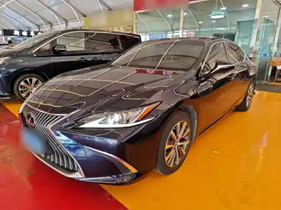 Lexus ES 2020
