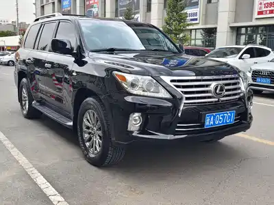 Lexus LX 2011