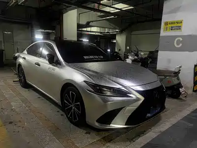 Lexus ES 2022