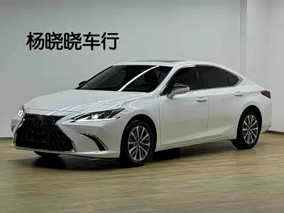 Lexus ES 2022