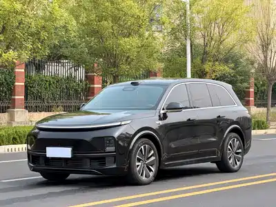 Li Auto L8 2025