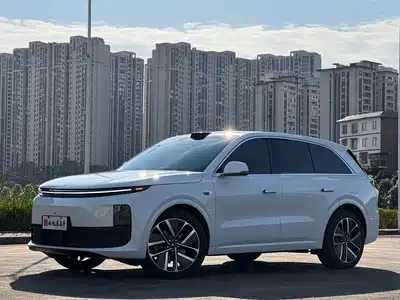 Li Auto L6 2025